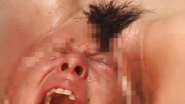 Підтягнута еротика секс відео мачуха бере член в дупу і кончає їй на обличчя