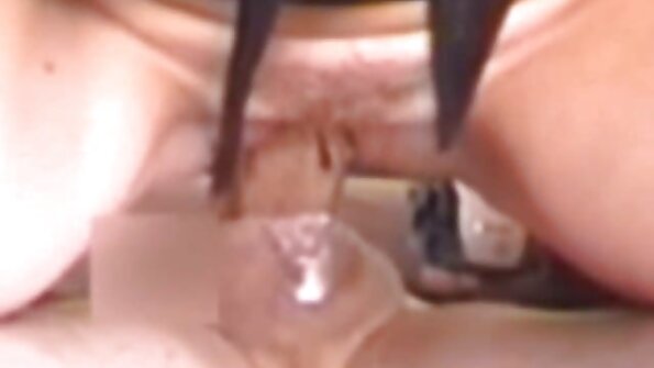 Olive Glass секс відео еротика трахається на вулиці, поки він не кончить їй в рот